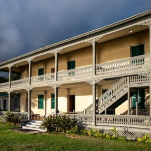 Two levels of ocean facing lanai's bring cool sea breezes into the Palace.